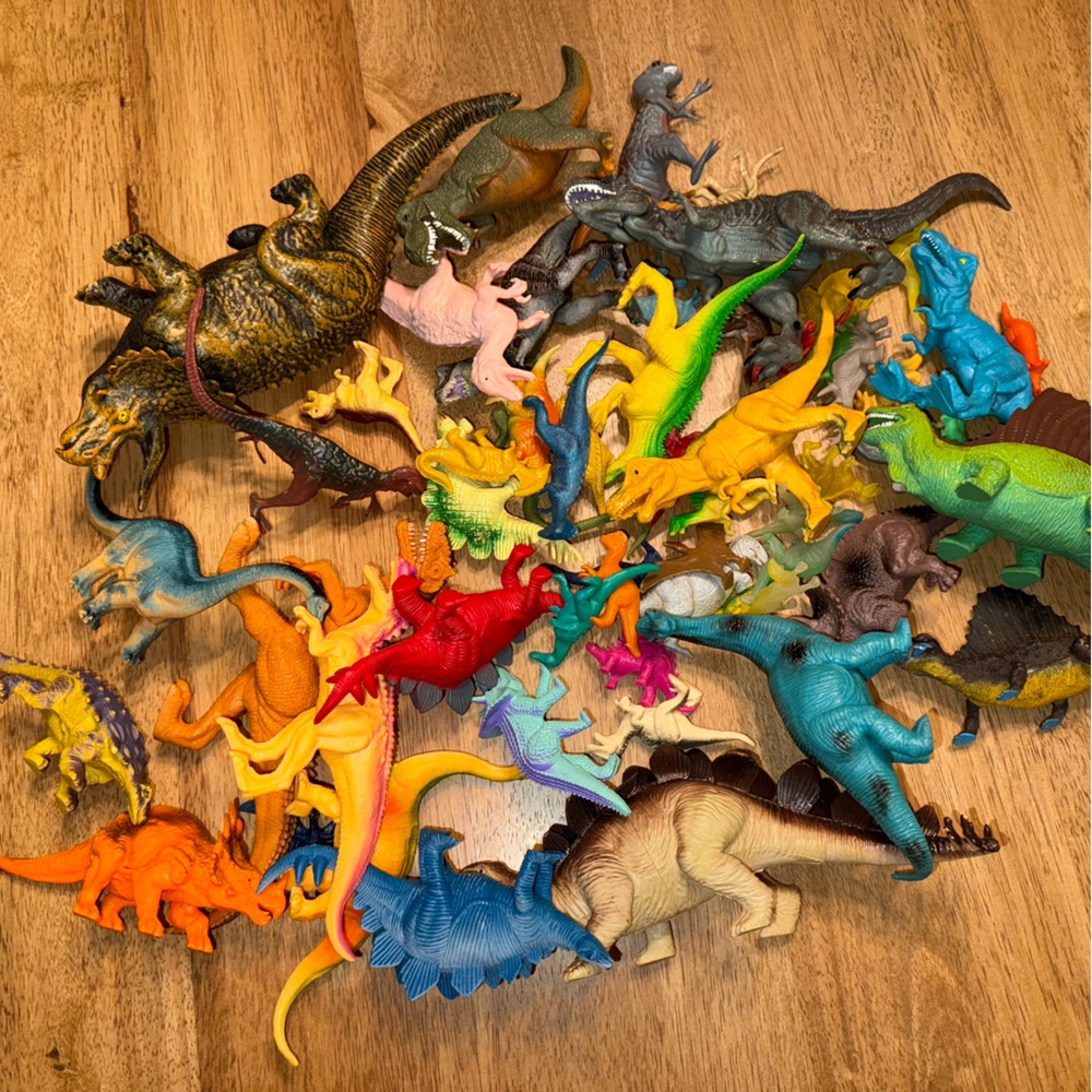 HUGE lot‎ 58 Dinosaurs! Toy Figures variety Sizes Plastic Dinosaur set